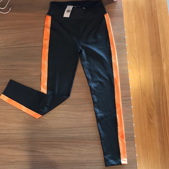 Orangetheory Fitness leggings NWT!! - Picture 1 of 4